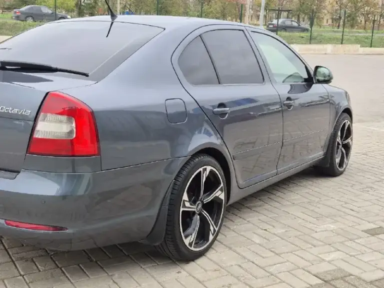 Шкода а5 1.4 tsi
Год 2011
Пробег родной 243т
Мотор 1.4 tsi caxa масло не ест не дымит
Авто вид хорошей
Красивые гос номер в подарок
Остальные вопросы по телефону
Г. Мариуполь
Цена 845т
+79496347909 - фотография - 3