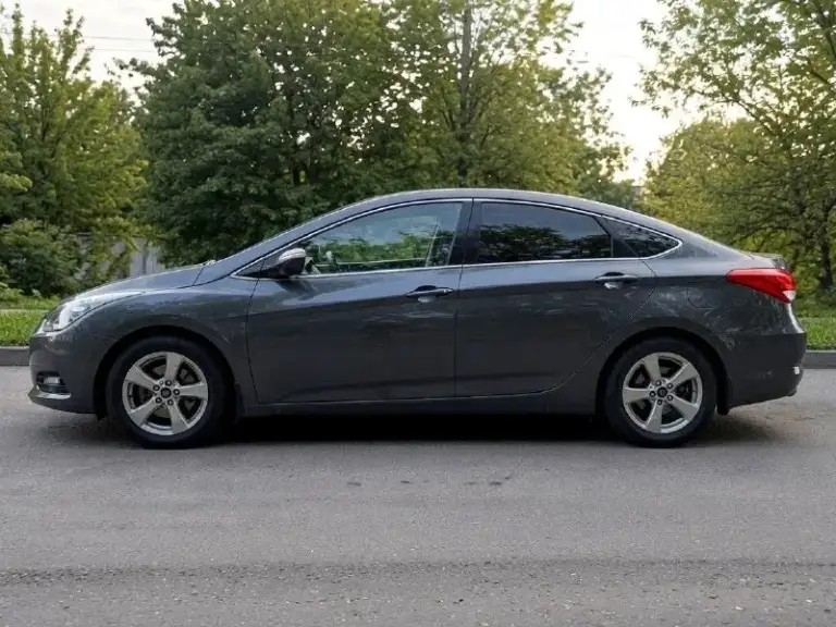 Hyundai i40
🔥950 000 Руб. Срочно

2015 Г. В.
2.0L акпп 6-ст.
Второй влалелец.

Abs, airbags, autohold, коробка передач с тремя режимами стиля езды, кондиционер, подогрев сидений, автосвет.
Двигатель абсолютно новый, прошел пару тыс. Км.
Официальный, с завода.

Автомобиль в отличном состоянии, вложений, ремонта не требует. Агрегаты исправны, все функции работают.
Два ключа

Донецк
+79889998108 Мтс
(Или telegram) - фотография - 4
