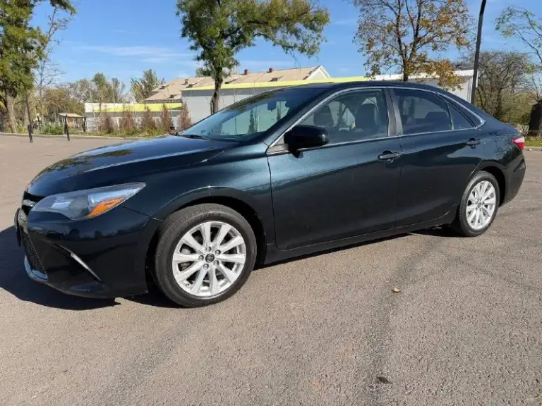 Toyota camry 55rest (usa).
Год выпуска : 2015
Двигатель: 2.5л. / 181л. С. Бензин.
.
Пробег 210.000 км. (не скручен).
Цвет авто - черный.
• Авто в донецке с 2021 года в одних руках.
Привезена со штатов после незначительного дтп правого заднего крыла. Безопасность целая!
☑ Богатая комплектация se - много приятных функций в виде: камера заднего вида, круиз, климат контроль, мультируль с лепестками переключения коробки передач, подогрев сидений первого ряда, подогрев зеркал, автозапуск двигателя. Салон комбинированный- кожа/ алькантара.
☑ Заводское остекление по кругу.
☑ Двигатeль / paбoтают идеaльнo.
☑ Автомобиль обслужен. Состояние сел и поехал. Масло и все расходники всегда менялись вовремя!
☑ Птс оригинал, я первый владелец.
Любые проверки за ваш счет.
В своей машине уверена на 100%, никогда не подводила!
Бонус : два комплекта резины зима/лето. Два комплекта ковриков (резина /ворс).
Осмотр г. Донецк
Цена : 1.750.000р. Возможен торг.
📲 Tg: @yulya_vl88
📞 Звоните: +7(949)4030875 - фотография - 3