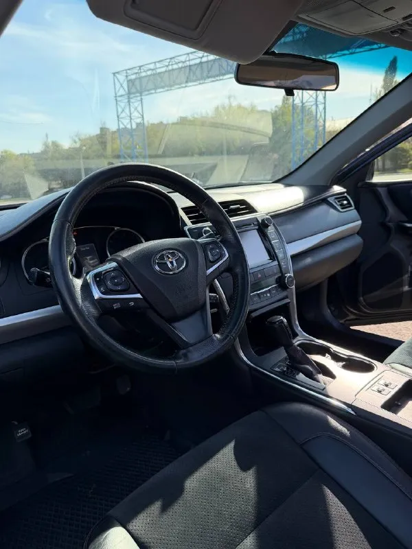 Toyota camry 55rest (usa).
Год выпуска : 2015
Двигатель: 2.5л. / 181л. С. Бензин.
.
Пробег 210.000 км. (не скручен).
Цвет авто - черный.
• Авто в донецке с 2021 года в одних руках.
Привезена со штатов после незначительного дтп правого заднего крыла. Безопасность целая!
☑ Богатая комплектация se - много приятных функций в виде: камера заднего вида, круиз, климат контроль, мультируль с лепестками переключения коробки передач, подогрев сидений первого ряда, подогрев зеркал, автозапуск двигателя. Салон комбинированный- кожа/ алькантара.
☑ Заводское остекление по кругу.
☑ Двигатeль / paбoтают идеaльнo.
☑ Автомобиль обслужен. Состояние сел и поехал. Масло и все расходники всегда менялись вовремя!
☑ Птс оригинал, я первый владелец.
Любые проверки за ваш счет.
В своей машине уверена на 100%, никогда не подводила!
Бонус : два комплекта резины зима/лето. Два комплекта ковриков (резина /ворс).
Осмотр г. Донецк
Цена : 1.750.000р. Возможен торг.
📲 Tg: @yulya_vl88
📞 Звоните: +7(949)4030875 - фотография - 5