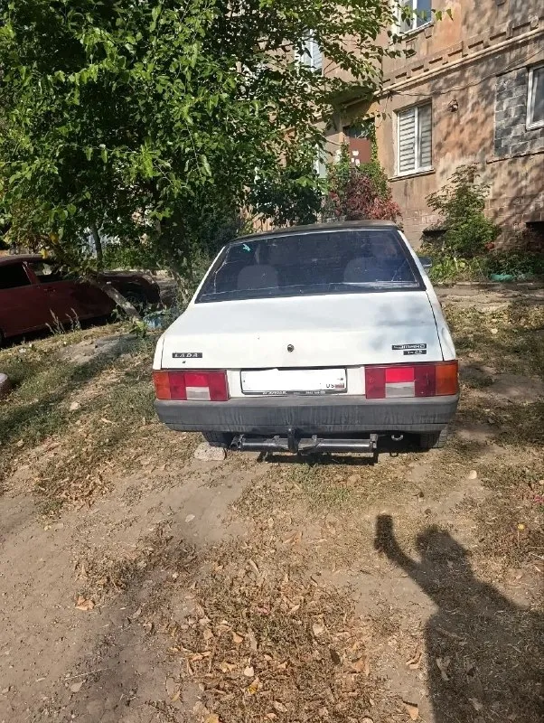 Админу мира и добра!!! Пропустите пожалуйста!!! Продам ваз 21099. 2000 г в карбюратор. Машина ездит каждый день. Двигатель все в порядке. Недавно перебрана гбц, ремень, помпа, масло, тосол, свечи, провода, перебран карбюратор. ( расход отличный). Масло в кпп,5 ступка. ( со щупом). Стартер новый, акб. Также поменяны ступичные подшипники, блины, колодки, задние стойки в сборе. Музыка, фаркоп, сигналка. По кузову есть вопросы пороги, арки, соединители ноги не выпадают. Резина норм. Документы: стс, птс, по тех. Паспорту. Цена:85 т р ост. +79493164027
📞 Звоните: +7(949)3164027 - фотография - 2
