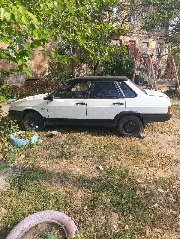 Админу мира и добра!!! Пропустите пожалуйста!!! Продам ваз 21099. 2000 г в карбюратор. Машина ездит каждый день. Двигатель все в порядке. Недавно перебрана гбц, ремень, помпа, масло, тосол, свечи, провода, перебран карбюратор. ( расход отличный). Масло в кпп,5 ступка. ( со щупом). Стартер новый, акб. Также поменяны ступичные подшипники, блины, колодки, задние стойки в сборе. Музыка, фаркоп, сигналка. По кузову есть вопросы пороги, арки, соединители ноги не выпадают. Резина норм. Документы: стс, птс, по тех. Паспорту. Цена:85 т р ост. +79493164027
📞 Звоните: +7(949)3164027 - фотография - 3