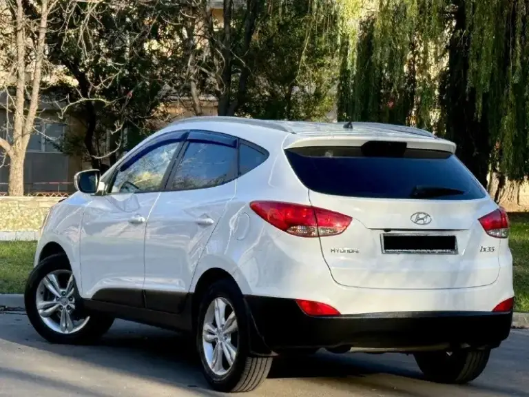 Hyundai ix35 2011
Двигатель 2.0
Коробка передач автоматическая
Вид топлива бензин
4-Эл-стеклоподъемника
Эл-складывание зеркал
Климат контроль двухзонный
Подогрев передних и задних сидушек
Комбинированный кожаный салон
Датчик света
Датчик дождя
Помощь при спуске
Противотуманные фары
Парктроник
Камера заднего вида
Подушки безопасности
Abs
Мульти руль
Многофункциональная магнитола
Борт компьютер
Подогрев лобового стекла
Сигнализация с автозапуском
Цена 1295.000р торг
+79495245474

Автомобиль в хорошем состоянии, кузов целый без рыжиков, ржавчин выглядет достойно. Мотор работает хорошо, по коробке также без нареканий, ходовая обслужена, салон не прокурен, пластик не зацарапан, по электрике все работает, с документами полный порядок, любой вид переоформления.
Готов на любые проверки с вашей стороны…
📞 🇷🇺 Звоните: +79495245474 - фотография - 5
