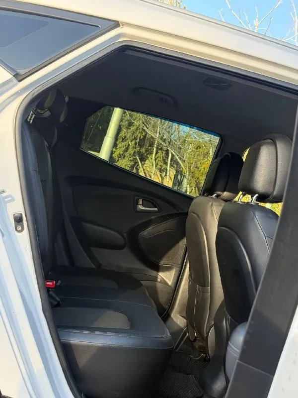 Hyundai ix35 2011
Двигатель 2.0
Коробка передач автоматическая
Вид топлива бензин
4-Эл-стеклоподъемника
Эл-складывание зеркал
Климат контроль двухзонный
Подогрев передних и задних сидушек
Комбинированный кожаный салон
Датчик света
Датчик дождя
Помощь при спуске
Противотуманные фары
Парктроник
Камера заднего вида
Подушки безопасности
Abs
Мульти руль
Многофункциональная магнитола
Борт компьютер
Подогрев лобового стекла
Сигнализация с автозапуском
Цена 1295.000р торг
+79495245474

Автомобиль в хорошем состоянии, кузов целый без рыжиков, ржавчин выглядет достойно. Мотор работает хорошо, по коробке также без нареканий, ходовая обслужена, салон не прокурен, пластик не зацарапан, по электрике все работает, с документами полный порядок, любой вид переоформления.
Готов на любые проверки с вашей стороны…
📞 🇷🇺 Звоните: +79495245474 - фотография - 6