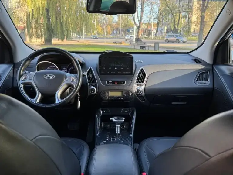 Hyundai ix35 2011
Двигатель 2.0
Коробка передач автоматическая
Вид топлива бензин
4-Эл-стеклоподъемника
Эл-складывание зеркал
Климат контроль двухзонный
Подогрев передних и задних сидушек
Комбинированный кожаный салон
Датчик света
Датчик дождя
Помощь при спуске
Противотуманные фары
Парктроник
Камера заднего вида
Подушки безопасности
Abs
Мульти руль
Многофункциональная магнитола
Борт компьютер
Подогрев лобового стекла
Сигнализация с автозапуском
Цена 1295.000р торг
+79495245474

Автомобиль в хорошем состоянии, кузов целый без рыжиков, ржавчин выглядет достойно. Мотор работает хорошо, по коробке также без нареканий, ходовая обслужена, салон не прокурен, пластик не зацарапан, по электрике все работает, с документами полный порядок, любой вид переоформления.
Готов на любые проверки с вашей стороны…
📞 🇷🇺 Звоните: +79495245474 - фотография - 8