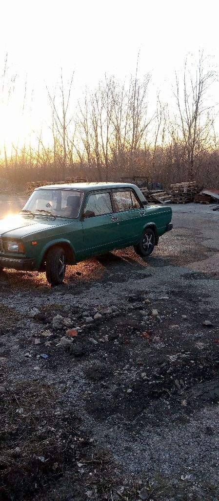 Продам ваз 2107. 2004 год. Док-ты в порядке. Двигатель не дымит, масло не кушает.
Кузов без гнили. Коробка 5ст. Не гудит, передачи не вылетают. Редуктор не гудит. Есть сигналка, цз. Мажок. Цена 150000руб. Тел: +79493276032 - фотография - 26