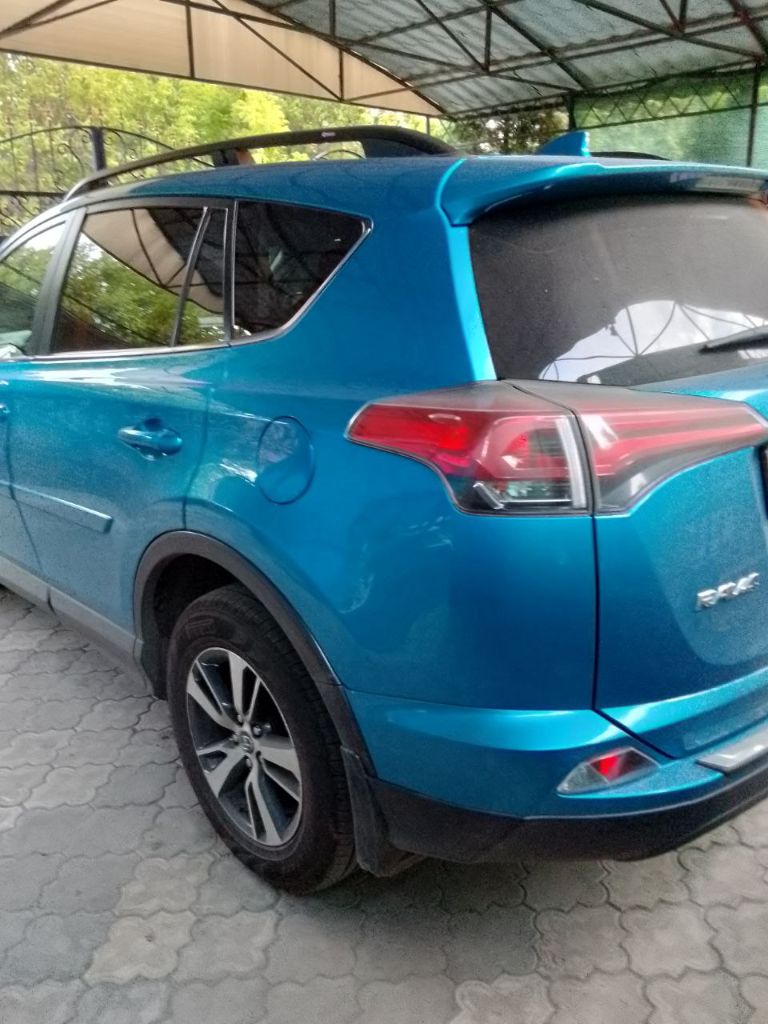 Продам toyota rav4 le, 09/17 2.5(180л. С) автомат, полный привод. Пробег 80000.проведено то.
Стандартная комплектация, мульти руль, камера заднего вида, круиз-контроль, кондиционер, и многое другое. Дополнительно установил оригинальные литые диски, защиту двигателя, стойки на капот, рейлинги на крышу, чехлы эко-кожа, руль кожа. Светодиодные лампы головного света и птф. Два комплекта колес. Цена 2.650,торг возле машины. Смотреть макеевка. Тел. +7(949)3331544 телеграмм +380 99 022 24 44 - фотография - 19