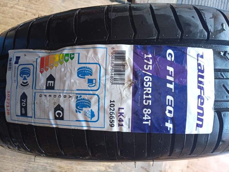 Продам пару колёс новые -6тыс! Тел+7-949-301-59-13 - фотография - 1