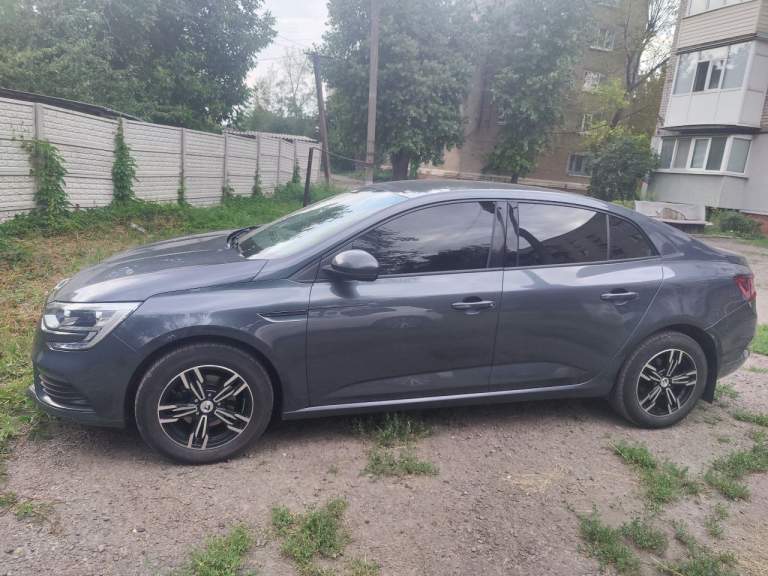 Продам renault megan 4.105000км оригинал пробег
2020 Года выпуска. С самым надёжным двигателем и коробкой механика, дизель
1.500 См куб. , 115 лошадей. Расход 5литров, в идеальном состоянии не бита не крашена 100% не красились даже бампера,
2-Х зонный климат-контроль,
Круиз-контроль, датчики света и дождя,
Дневные ходовые огни led
Задние фонари led bluetooth
Датчики давления в шинах
Полность обслужена,2комплекта ковриков салона,
,Не требует вложений, после большого т. О, замена масел, фильтров, колодок, и грм. Свердловск, +79591233949.1,5млн. Переоформление через гибдд на рф учёт.1550000руб - фотография - 5