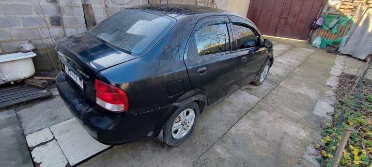 Продам chevrolet aveo 2005 года, двигатель 1.5 мкпп, гбо, электростеклоподьемники, сигнализация, музыка. Резина зима. Цена 350 тыс. Руб+ торг. +79493853660 - фотография - 15