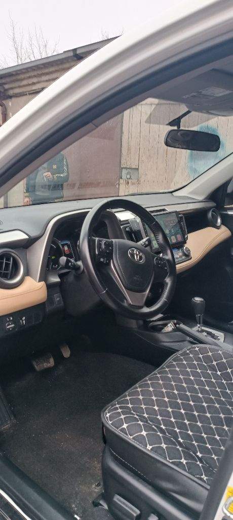 Toyota rav4 2016 hybrid (полный привод)

Авто в хорошей комплектации:

* Кожаный салон с алькантарой
* Электро-привод водительского сиденья
* Двух зонный климат-контроль
* Без ключевой доступ
* Подогрев сидений
* Электропривод багажника
* Кнопка старт стоп
* Круиз контроль
* Сигнализация пондора
* Птф
* Мультимедиа андроид
* Камера заднего вида

И многое другое…
Авто в идеальном состоянии

Возможен обмен на авто рав 4 гибрид с 21 года с моей доплатой.
Вин: jtmrjrev0gd018658
30000$
+7(949)4778984 Александр - фотография - 3
