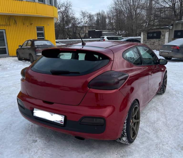Продам kia ceed
Телефон: +79496483374
Цена: 1.190.000 ₽ торг реальному покупателю!
Год: 2013
Пробег: 170.000 км
Двигатель: 1.6 бензин
Коробка: механика

Авто в отличном состоянии
Подробнее:
В 2014 году выехала с салона, с тех пор машина была только в 1 руках, 1 владелец птс
Обслуженный целиком и полностью, диски с колодками поменяны, мкпп работает прекрасно, мотор масло не расходует, машина в шумоизоляции в салоне антискрип, все кнопочки все работает
Нештатные динамики, играют лучше, чем сток!
На данный момент на авто из плюшек: передние фары ксенон с диодами, задние диодные фонари, пружины перед -50, зад-30. Задние амортизаторы каяба.

Очень хорошая комплектация
Два ключа, подогревы сидений, подогрев руля, мультируль, три режима управления на руле (комфорт, норм, спорт), подогрев зеркал, эл. Регулировка зеркал, круиз-контроль, блютуз, юсб и т. Д. - фотография - 6