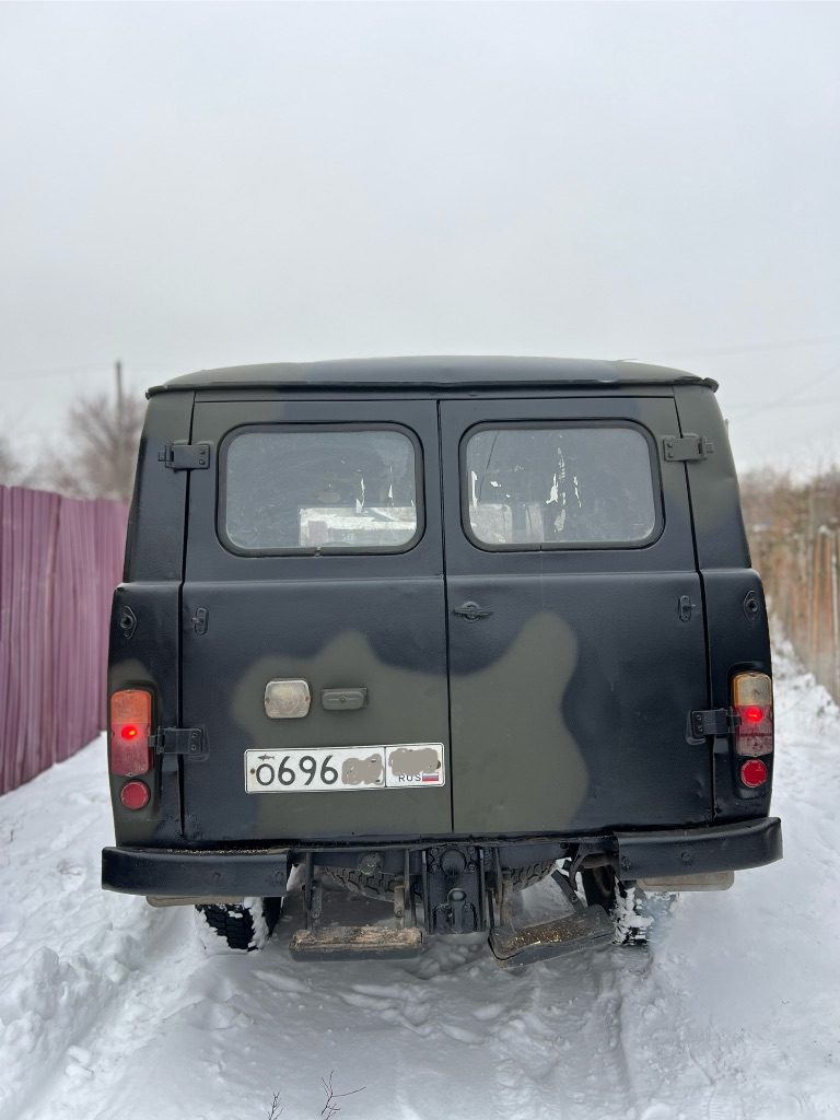 Уаз буханка продам уазик в хорошем боевом состояние, все работает, не дымит, стоит автономный дизельный отопитель салона, свет дворники, все работает, полный привод с понижайкой, резина хорошая. Двигатель:2.4 год:1994 донецк. +79493163191 цена:410т. Рублей - фотография - 6