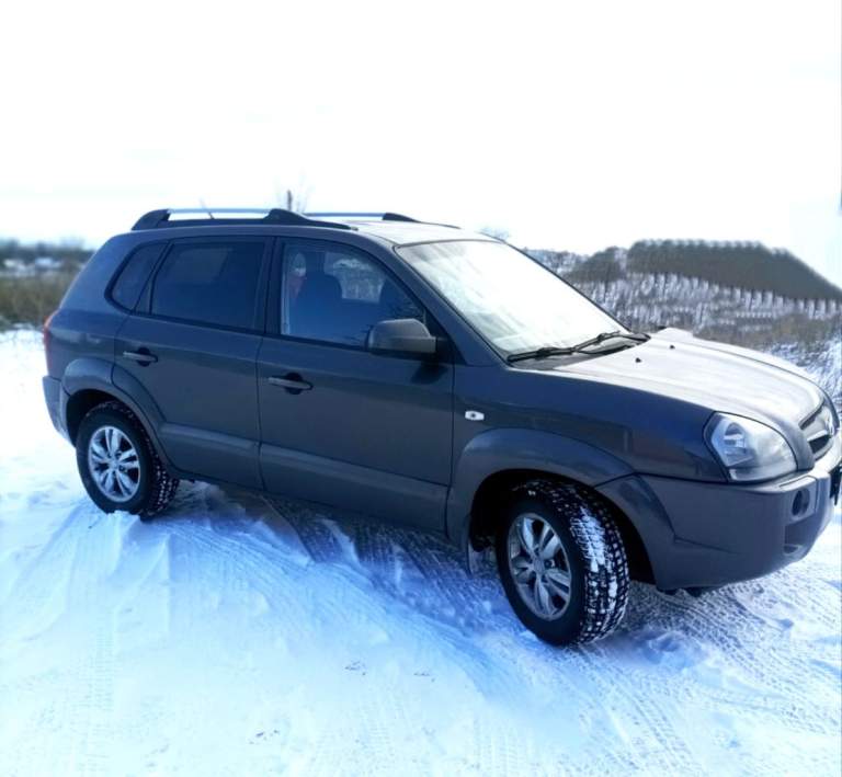Продам hyundai tucson 2009 г. Акпп дизель, полный привод. Пробег 209 т. Заводится в любой мороз. Масло не берет. Коробка без пинков, климат контроль, подогрев сидений, сиглализация, ходовая полностью рабочая, велась тетрадь тех обслуживания с 2018 г, два комплекта ключей, два комплекта резины. Цена 1.020. +79591708554 собственник красный луч. - фотография - 20