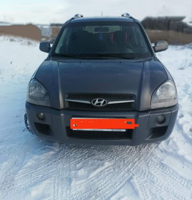 Продам hyundai tucson 2009 г. Акпп дизель, полный привод. Пробег 209 т. Заводится в любой мороз. Масло не берет. Коробка без пинков, климат контроль, подогрев сидений, сиглализация, ходовая полностью рабочая, велась тетрадь тех обслуживания с 2018 г, два комплекта ключей, два комплекта резины. Цена 1.020. +79591708554 собственник красный луч. - фотография - 3