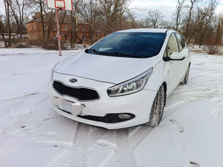 Продам kia ceed!
2013Г.
Мкпп: 6ст.
Пробег: 135.000 (подтвержден 100%).
Птс оригинал!
Не бита!
Все стекла родные!
В эксплуатации с февраля 2014 г.
Полный комплект ключей.
Два комплекта резины!
Вложений не требует!
Любые проверки за ваш счёт приветствуются!
Хороший торг реальному покупателю у капота!
Автотека свежая на руках.
Телефон: +79494122563
Цена: 1.250.000 т. Р. - фотография - 1