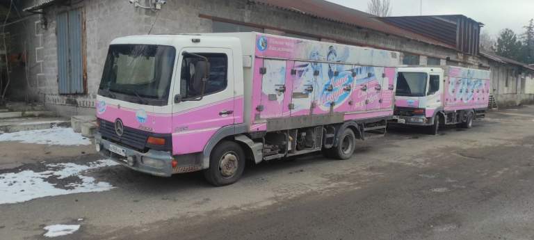Предприятие в связи с обновлением автопарка реализует грузовые автомобили-рефрижераторы в количестве 4 шт mercedes-benz atego 815 d 2000 года выпуска. Холодильное оборудование исправное, машины на ходу, цена 600 000 руб, дополнительная информация по телефону +79493032430 - фотография - 4