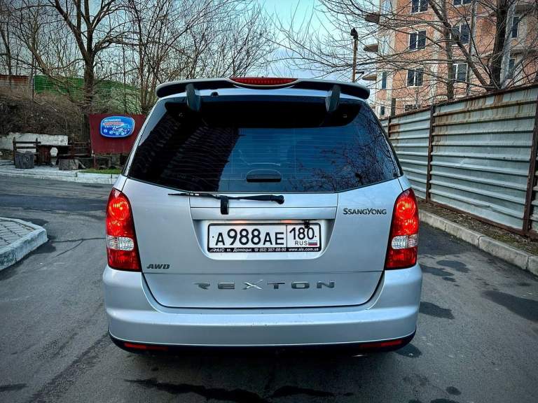 Продам ssang yong rexton 2011г. , ат 2.7 дизель, полный привод. Автомобиль в отличном состоянии, двигатель, коробка передач, ходовая часть, работает на 5+, два комплекта колес. Авто весь в родном окрасе, заменены все расходники, все масла, в том числе в раздатке и моста, один владелец с 2011 год, документы в полном порядке. Авто находится в г. Донецк. Цена: 1300000 руб. По интересующей информации обращаться по телефону: +79493570671 - фотография - 21