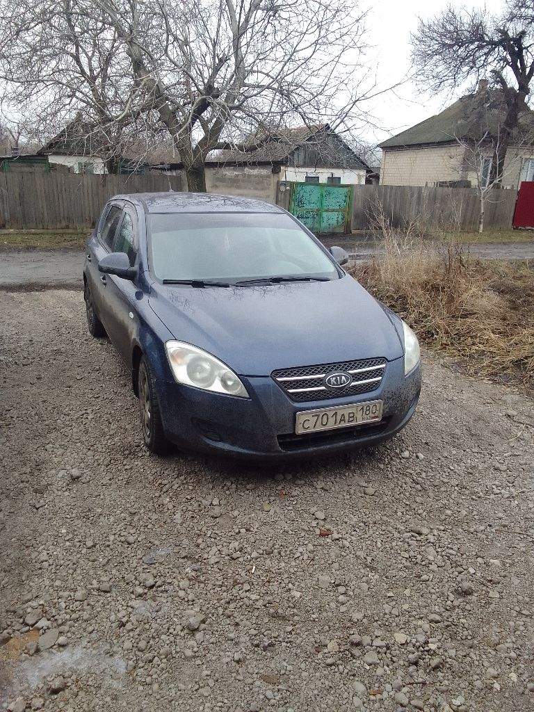 Продам kia ceed 1.6 mt 2008 года
Все крутиться все светится
После кап ремонта двс прошла 35000 км
От машины не избавляюсь в авариях не была вся в родном окрасе
+79493715388 Евгений
Цена 800000₽ макеевка - фотография - 7