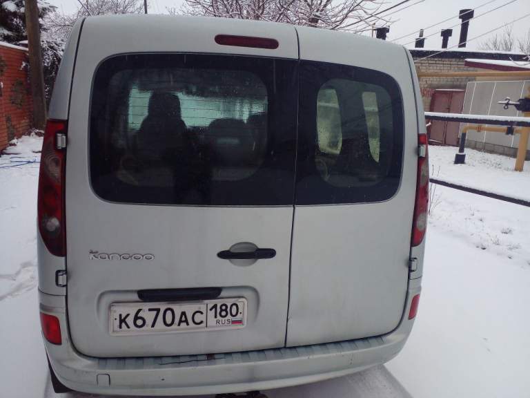 Продам (по доверенности)рено кенго 2009г 252000 пробег оригинальный, кузов состояние отлично (оцинкован), салон хороший не затертый,1.5 дизель, новые форсунки, топливная, свечи накала, резина. Цена670000 торг. +79494833256 - фотография - 15