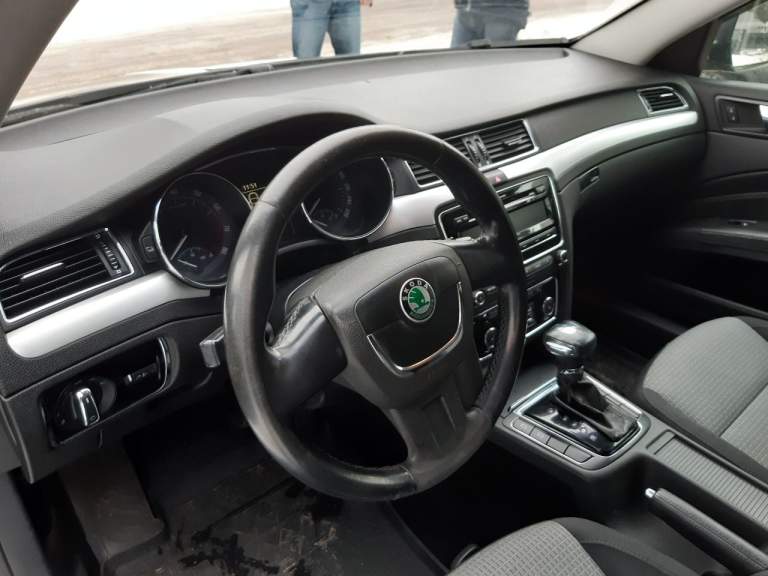 Skoda superb год 2010 двигатель 1.8 tsi (бензин, 152л. С. ) турбо. Коробка автомат (dsg) 7 ступеней. Пробег 196 тыс. Км. Комплектация: подогрев сидений, датчик света, датчик дождя, парктроник, мультируль, климат контроль 2х зонный, обогревы зеркал, авто складывание зеркал, омыватель фар и т. Д. Я собственник, любое переоформление, авто на местном учёте. Цена 980 000 руб. Торг. +79495010077 донецк. - фотография - 1
