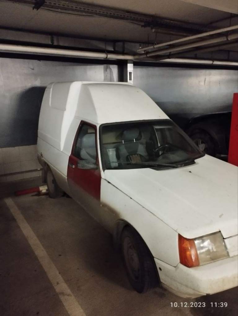 Продам заз 1105 пикап 1300см3. 2009г. В. Пробег 235000
По ходовой части: вся ходовка новая, передние амортизаторы (вкладыш) кояба, задние амортизаторы агат, передние тормозные диски новые, задние тормозные барабаны новые, колодки передние/задние заменены дамфи(оригинал).
Двигатель: после капремонта прошел 35000 км, высоковольтные провода новые, свечи замены не требуют, воздушный фильтр ланос, масло xado полусинтетика (на xado проходила обкатка и постоянно заливалось).
Коробка: в хорошем состоянии ремонта не требуется, масло трансмисионное италия + шприц ревитализант xado. Коробка оборотистая, заменены шестерни 3 и 5 передач + синхронизаторы.
Топливо: бензин/газ (в техпаспорт газовая установка внесена), редуктор камасета (после капремонта), фильтр заменен, бак 50 литров турция.
Кузов: заменены двери кабины на новые в отличном состоянии (старые сгнили), по кузову требуются сварочные работы (днище и задние колесные арки).
+79493065585 - фотография - 9