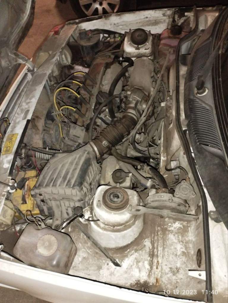 Продам заз 1105 пикап 1300см3. 2009г. В. Пробег 235000
По ходовой части: вся ходовка новая, передние амортизаторы (вкладыш) кояба, задние амортизаторы агат, передние тормозные диски новые, задние тормозные барабаны новые, колодки передние/задние заменены дамфи(оригинал).
Двигатель: после капремонта прошел 35000 км, высоковольтные провода новые, свечи замены не требуют, воздушный фильтр ланос, масло xado полусинтетика (на xado проходила обкатка и постоянно заливалось).
Коробка: в хорошем состоянии ремонта не требуется, масло трансмисионное италия + шприц ревитализант xado. Коробка оборотистая, заменены шестерни 3 и 5 передач + синхронизаторы.
Топливо: бензин/газ (в техпаспорт газовая установка внесена), редуктор камасета (после капремонта), фильтр заменен, бак 50 литров турция.
Кузов: заменены двери кабины на новые в отличном состоянии (старые сгнили), по кузову требуются сварочные работы (днище и задние колесные арки).
+79493065585 - фотография - 6