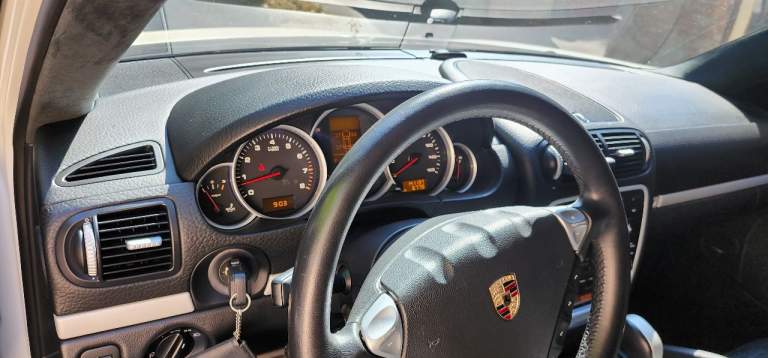 Продаю живой porsche cayenne gts 957, в идеальнейшем техническом и эстетическом состоянии, пробег 162000 родной 100%, эндоскоп вышлю по запросу( сделал 01.02.2024), ни малейшего намека на задиры обмен интересен. Кузов весь в родной краске, местами защищён в пленку, керамика сделана 03.02.2024, салон и идеальнейшем состоянии, тоже защищён составом. Пневма обслужена. В общем полностью в исправном состоянии, и прекрасно выглядит. Обмен интересен 89260771515 - фотография - 10