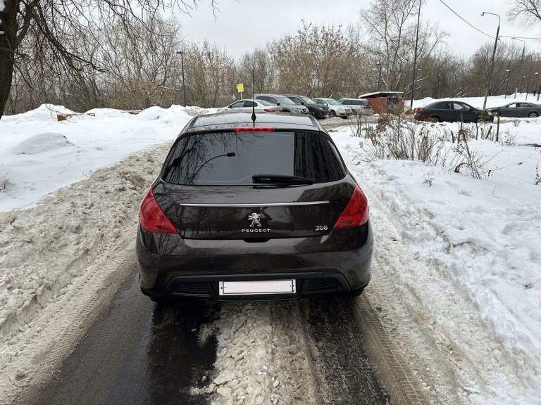 Продам peugeote 308
Цена: 850 000₽ торг у капота
Год выпуска: 2012 рестайдинг
Пробег: 160 000
Двигатель:1,6
Осмотр макеевка

Максимальная комплектация allure коробка автомат! Кузов в родной краске! Салон в идеальном состоянии, работает каждая кнопка и функция! Сиденья с подогревом как новые, без пятен и других дефектов! Панорама! Двигатель, акпп, ходовая в отличном состоянии. Airbag, боковые шторки безопасности заводские, никогда не срабатывали! Колеса зима, состояние хорошее, не старая!

Двух зонный климат, круиз контроль/ограничитель скорости, датчик дождя/ света, омыватель фар, электроскладывание зеркал, русифицированное меню, диодные ходовые огни, штатный задний парктроник, чёрная лаковая консоль, подрулевое управление музыкой, автозатемнение зеркала заднего вида, литые диски г17, abs, srs, система курсовой стабилизации esp, кожаный руль и подлокотник, хромированные накладки на педалях/ руле/порогах, качественная музыка с выходом usb, aux, подключение по bluetooth и многое другое. Доп. Установлена сигнализация

📲 Tg: @cuzen5512
📞 Звоните: +7(949)7775522 сергей - фотография - 5