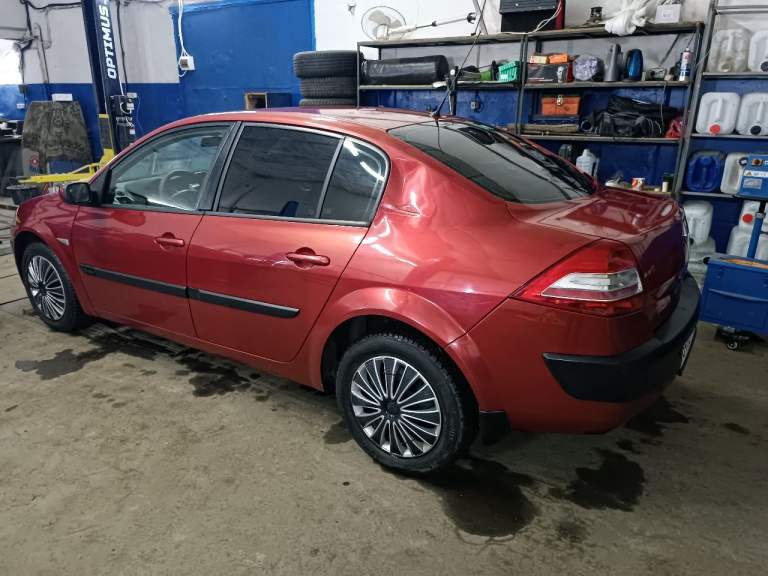 Продам рено меган 2 2006 год автомат 1.6 450000 без торга есть возрастные нюансы машина каждый день передвигаться макеевка+79493111217 - фотография - 9