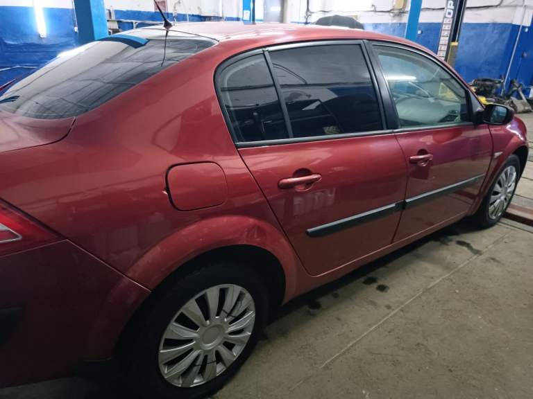 Продам рено меган 2 2006 год автомат 1.6 450000 без торга есть возрастные нюансы машина каждый день передвигаться макеевка+79493111217 - фотография - 6