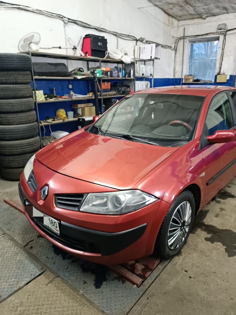 Продам рено меган 2 2006 год автомат 1.6 450000 без торга есть возрастные нюансы машина каждый день передвигаться макеевка+79493111217 - фотография - 1