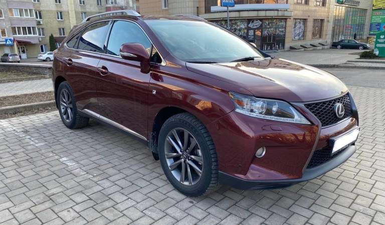 Продам lexus rx 350, официал, полный привод, с 8 ступенчатой акпп aisin.
С оригинальным пробегом 189000 км.
В максимальной комплектации f-sport с проекцией на стекло, черным потолком, навигацией с последними обновлениями и множеством других функций.
Машина полностью обслуженная, во вложениях не нуждается. В отличном состоянии по всем аспектам.
В комплекте 2 ключа и ключ механических блокировок акпп и тормозов, а также брелок доп сигнализации, есть 2 комплекта отличной резины зима/лето отдам в подарок.
Весь свет заменен на led.
Вопросы по тел. + 79493466205
К номеру привязаны ватсап и телеграмм.
Цена-3090000 руб. - фотография - 2