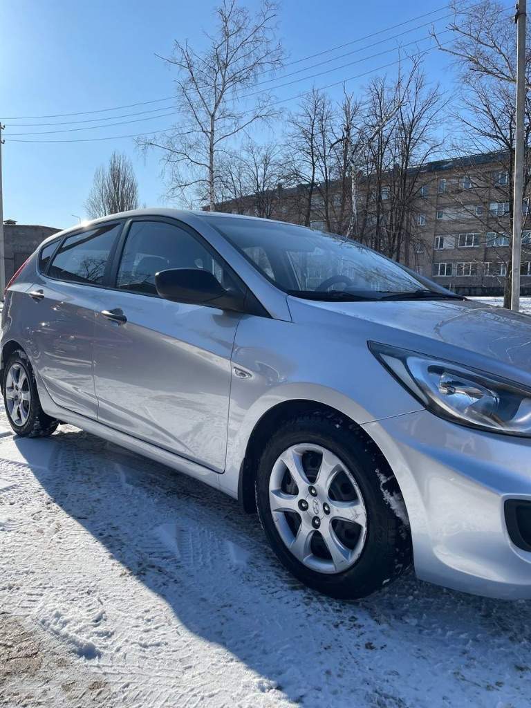 Продаю: hyundai solaris в ухоженном состоянии, всегда обслуживался вовремя. Ни разу не участвовал в дтп, 1 владелец
Мотор работает идеально, тихо, коробка работает идеально, кузов в прекрасном состоянии, без коррозии, сколов и притертостей. В прошлом месяце поменяны тормозные колодки, масло. Машину нужно видеть в живую, выглядит очень шикарно! Ничего делать не нужно, повторюсь все в идеале, все обслужено.
По всем вопросам готов ответить по телефону.
Hyundai solaris
Пробег: 168т. Км.
Год выпуска: 2011
Двигатель:1.4
Коробка передач: автомат
Цена:979990 т. Р
Торг будет
+79494280735
Осмотр донецк. - фотография - 3