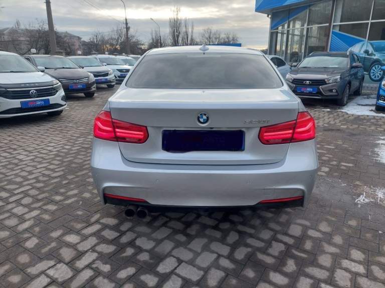 Продам bmw 320i двигатель бензиновый 2.0 твин турбо пробег 152 тыс. Авто в идеальном состоянии, любые проверки на любом сто. Цена 2.500 000 ₽ торг у капота возможен обмен - фотография - 2