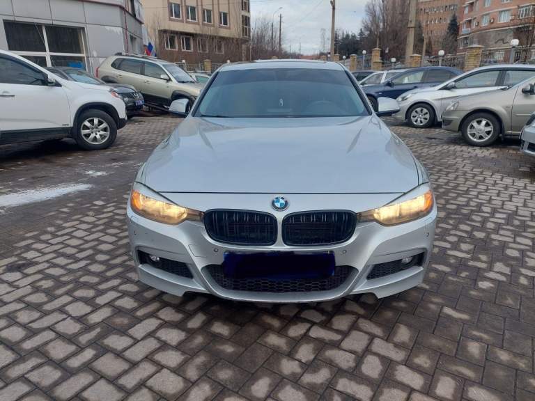 Продам bmw 320i двигатель бензиновый 2.0 твин турбо пробег 152 тыс. Авто в идеальном состоянии, любые проверки на любом сто. Цена 2.500 000 ₽ торг у капота возможен обмен - фотография - 1