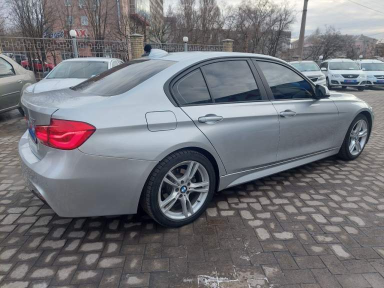 Продам bmw 320i двигатель бензиновый 2.0 твин турбо пробег 152 тыс. Авто в идеальном состоянии, любые проверки на любом сто. Цена 2.500 000 ₽ торг у капота возможен обмен - фотография - 8