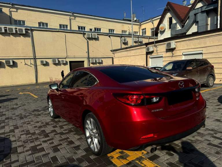 Продам личное авто.
Mazda 6 gj 2014 года
Хорошая комплектация
Год чистый 2014
Пробег 123.000 mile
Я хозяин по документам.
Мотор 2,5 skyactive;
Ходовая без посторонних стуков/шумов, едет тихо и ровно;
Двигатель так же в идеальном состояния
Автоматическая коробка передач  (6 ступ)
Есть всё для комфортной езды: 2-х зонный климат, , датчики света, бесключевой доступ, эл. Регулировки сидений и многое другое!
Красивый, удобный салон. Отличная, многофункциональная аудиосистема.
По технической части не требует никаких вложений.
Доработан свет автомобиля, стоят дорогие led лампы (светят очень ярко)
Небольшой расход топлива.
Цена: 1.650.000 рублей.
Тел. : +79493228914
Алексей
Г. Донецк. - фотография - 1