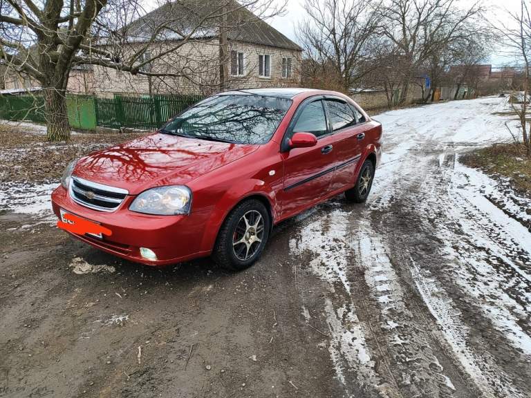 Продам шевроле лачетти 2010 год. В идеальном состоянии. Не гнилая, не ржавая. Машина не битая, как с автосалона шла такая и сейчас. Геометрия кузова ровная. Полная комплектация резина, зима, шипы. Новая. Салон в идеальном состоянии. Цена договорная, срочно. +7949-580-01-38 - фотография - 4