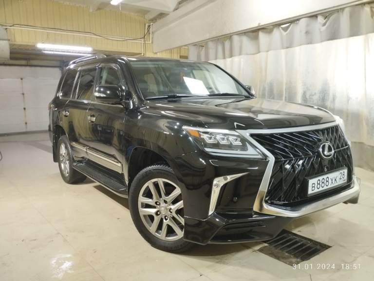 Продам легендарный японский внедорожник премиум класса lexus lx570 2013 года в максимальной комплектации. .. Привезен с дальнего востока в этом году. .. Все работает на 5, сел и поехал. .. Единственный в нашем городе! Цена 6🍋, торга нет!звонить, писать +79493387175 - фотография - 2