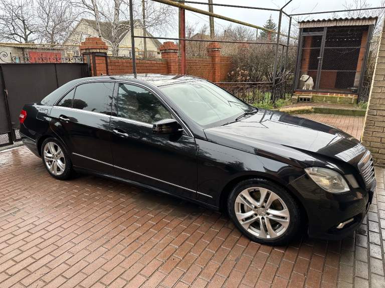 E-class 350 4matic, объём (3.5 бензин)
-2010 Года выпуска-автомобиль в отличном состоянии, без нареканий, самая полная комплектация, машина недавно прошла то, заменены все масла и фильтра, кузов покрыт жидким стеклом.
Пробег 271 тыс. Км.
Цена 1 770 000 руб.
Для получения более подробной информации звоните:+79495994128 - фотография - 1