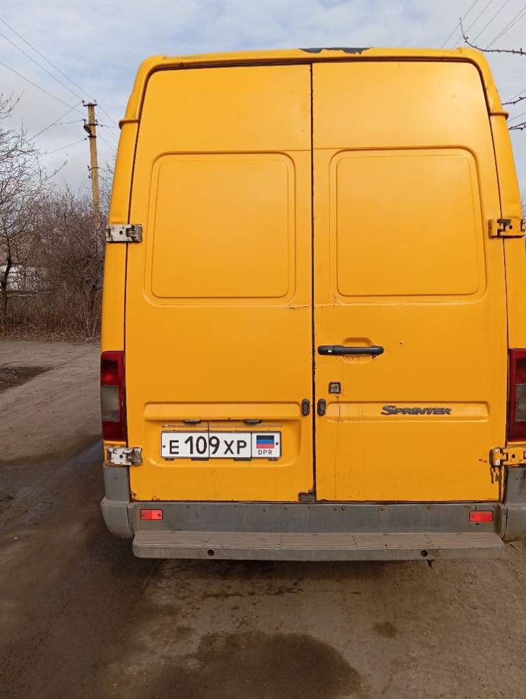 Продам sprinter, в нормальном состоянии, сёл и поехал, технически всё исправно, есть нюансы по кузову, по дверям. Пороги, дно целое. +79497164787, связь плохая, лучше в телеграм. Цена 1200000, торг - фотография - 6