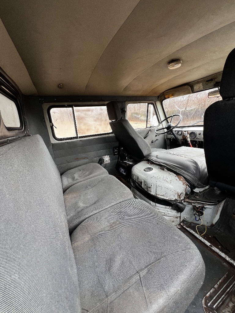 🇷🇺⛔️⛔️⛔️Продам уаз фермер. 4x4⛔️⛔️⛔️инжектор автомобиль в очень хорошем состояние, полный привод работает, масло негде не течет, печка греет, дворники и свет работают, двигатель не дымит не троит едет мягко и плавно. Год:2010 документы в полном порядке все номера рамы кузова и кабины читаются. Резина хорошая зима +79493163191 донецк цена:610т. Рублей - фотография - 8