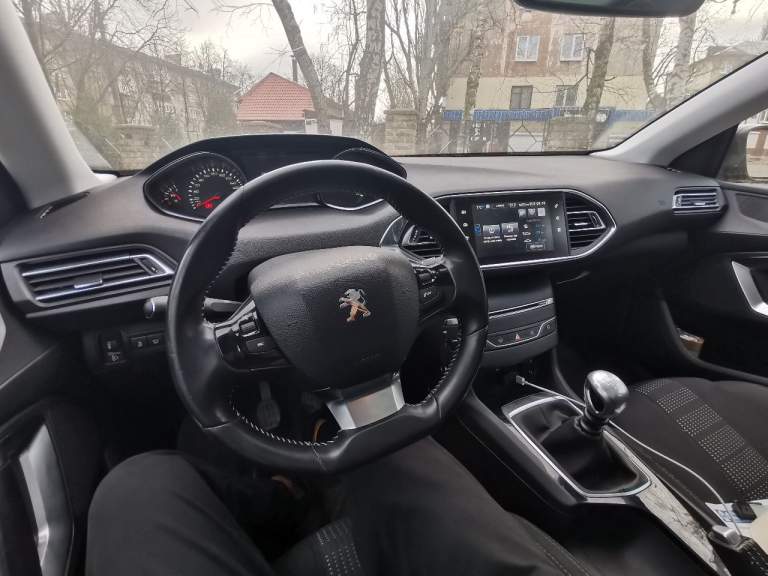 Peugeot 308 sw 2015. 1.6 турбо дизель. В хорошем состоянии. Климат контроль, панорамная крыша.8
На одометре 251000.
Цена 950000
Харцызск. +79494438198 - фотография - 2