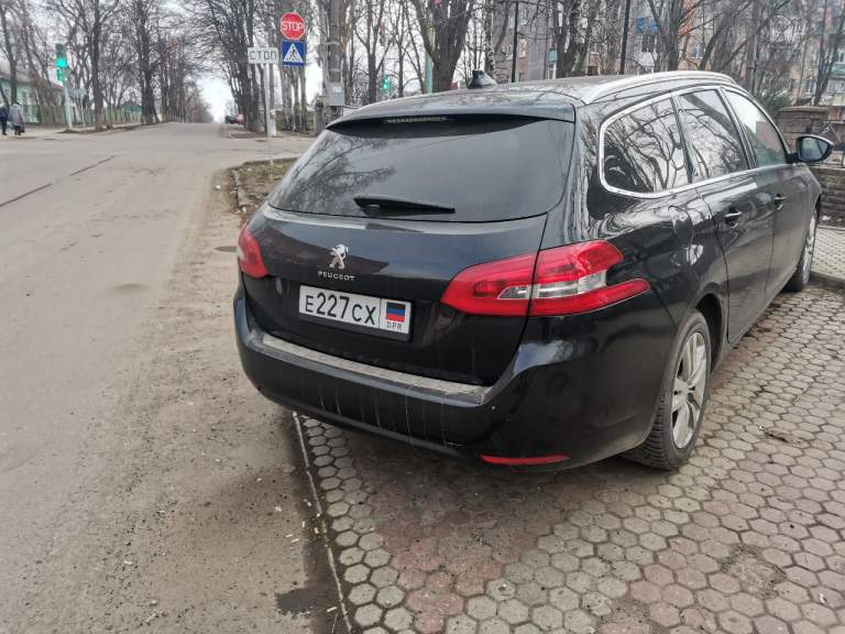 Peugeot 308 sw 2015. 1.6 турбо дизель. В хорошем состоянии. Климат контроль, панорамная крыша.8
На одометре 251000.
Цена 950000
Харцызск. +79494438198 - фотография - 3