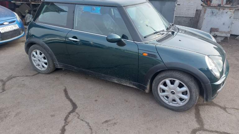 Продам mini one в хорошем состоянии 2004год двигатель 1.6 мех. Цена 10000 торг. +79493265180. Осмотр донецк. - фотография - 2