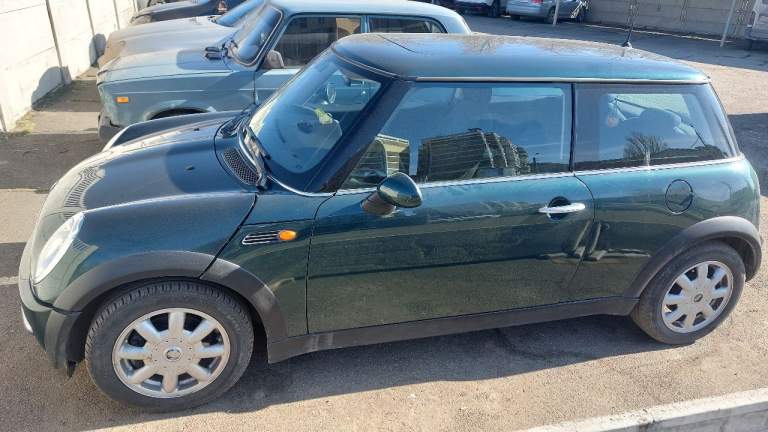 Продам mini one в хорошем состоянии 2004год двигатель 1.6 мех. Цена 10000 торг. +79493265180. Осмотр донецк. - фотография - 1