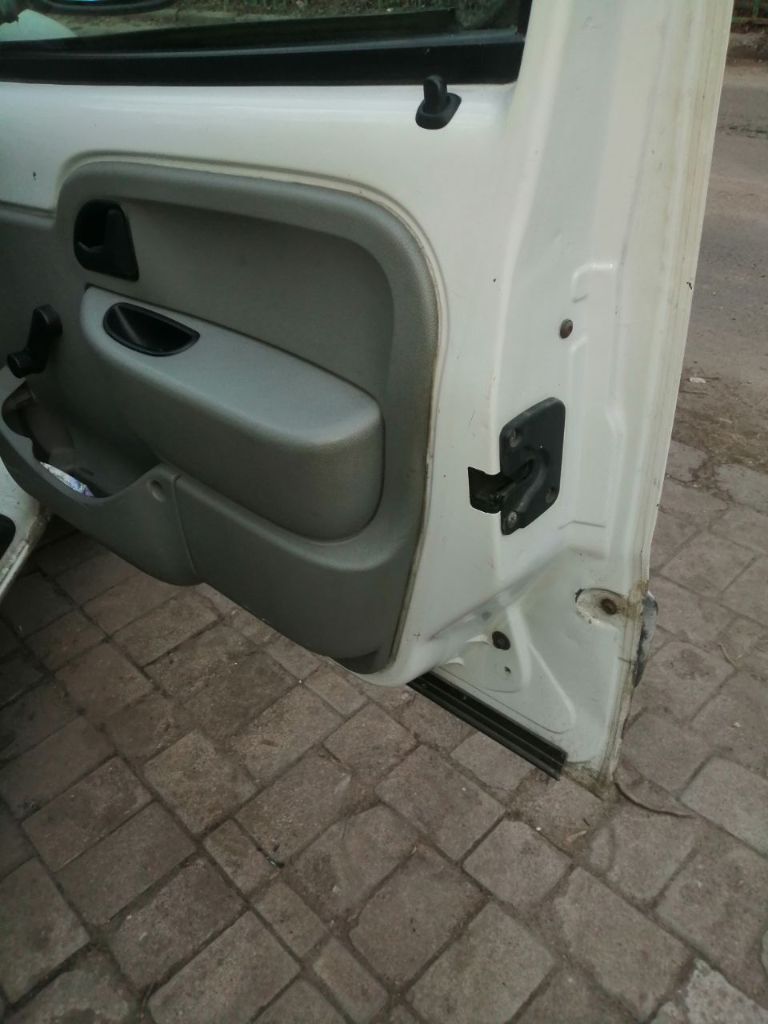Renault kangoo 1, 2001 год. Объем двигателя - 1,9; дизель. Все поменяно, отремонтировано, нет ржавчины. Машина делалась для себя пробег 230 тысяч. Нужна машина поменьше. Прожада/обмен.
350.000 Тыс. Рублей
+79494150854 - фотография - 4
