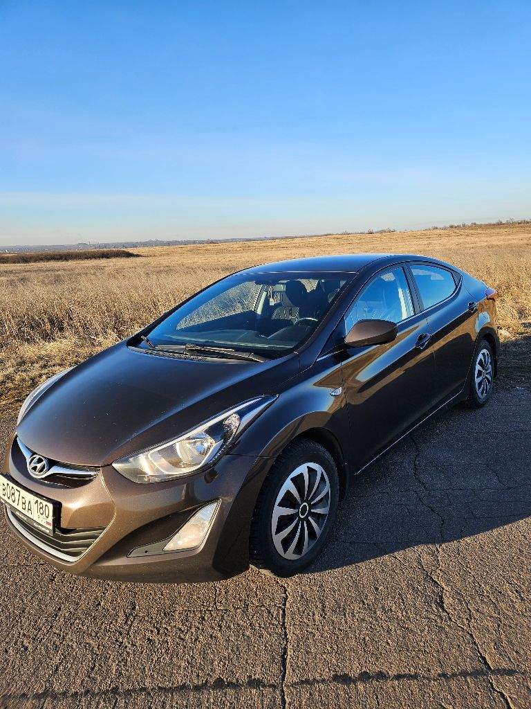 Продам hyundai elantra 2014года в хорошем состоянии. Вся в родном окрасе, пробег родной 113тысяч. Коробка автомат, подогрев передних сидений, климат контроль. Все вопросы по номеру +79493292343
Цена 1400000,торг присутствует - фотография - 5