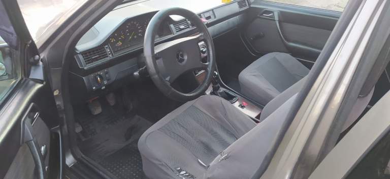 Продам mercedes-benz w124 2.3, мкпп 5 ст. , бензин, пробег 250 000 км. , также отдам комплект летней резины на дисках.
Цена 250 т. Р. Торг, осмотр макеевка. Все вопросы по тел. +7949 4069626. - фотография - 5